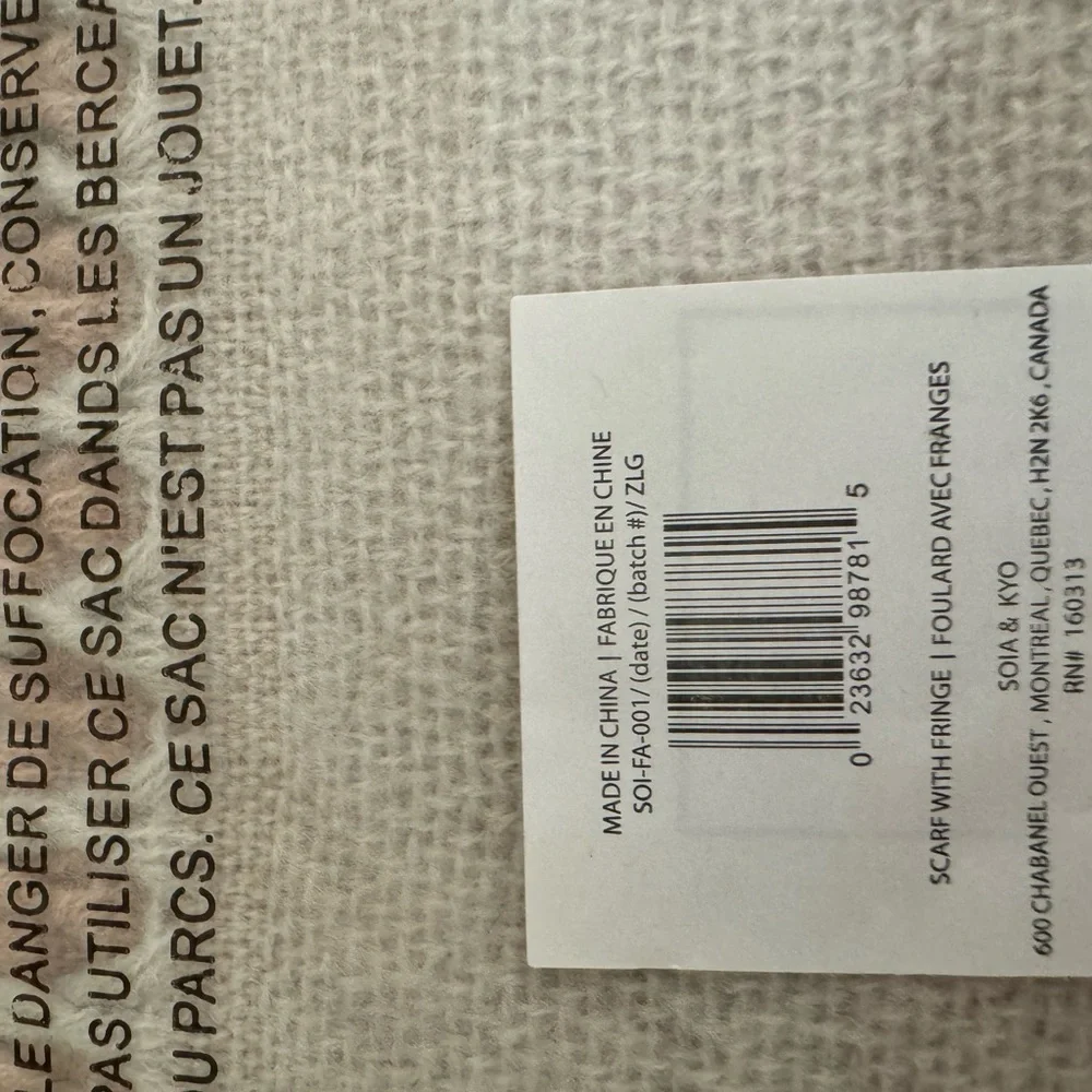 NEW SOIA & KYO Woven Scarfigan with Fringe - Picture 8 of 8